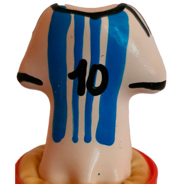 CONDOMERIE - HANDGESCHILDERDE CONDOMS MET EEN NIEUWIGHEIDSMOMENT MESSI SHIRT NR.10