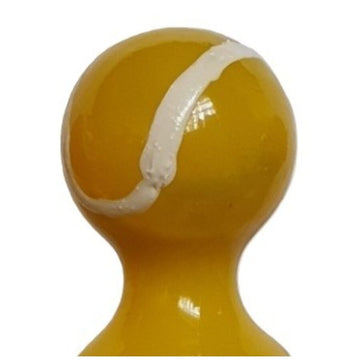 CONDOMERIE - HANDGESCHILDERDE CONDOMS MET EEN NIEUWIGHEIDSDOOS EN EEN TENNISBAL